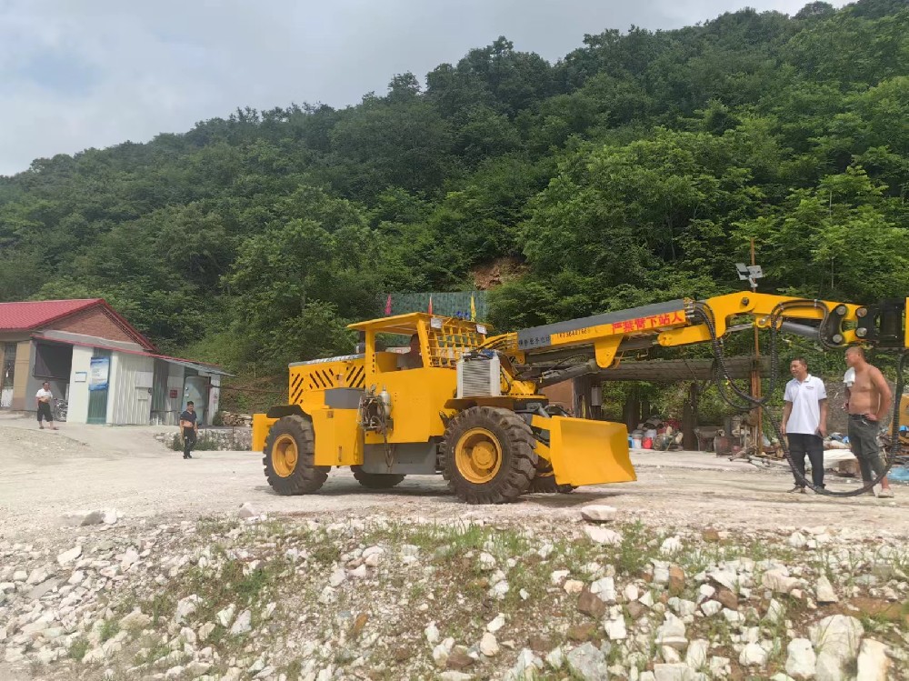 礦用井下撬毛臺車下井過程#撬毛臺車生產(chǎn)廠家